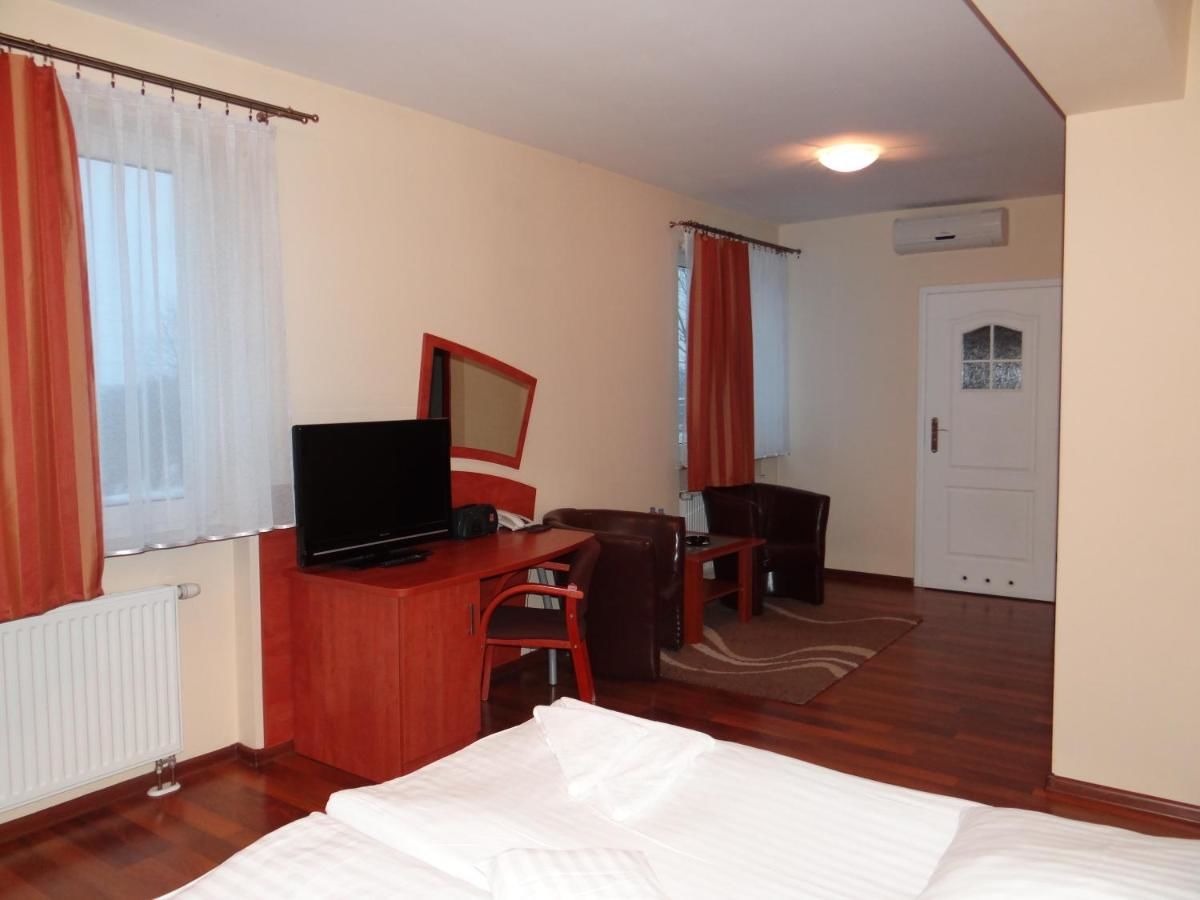 Отель Hotel Restauracja Kinga Катовице