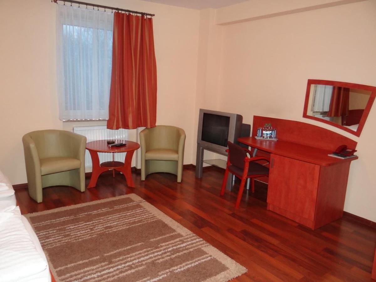 Отель Hotel Restauracja Kinga Катовице