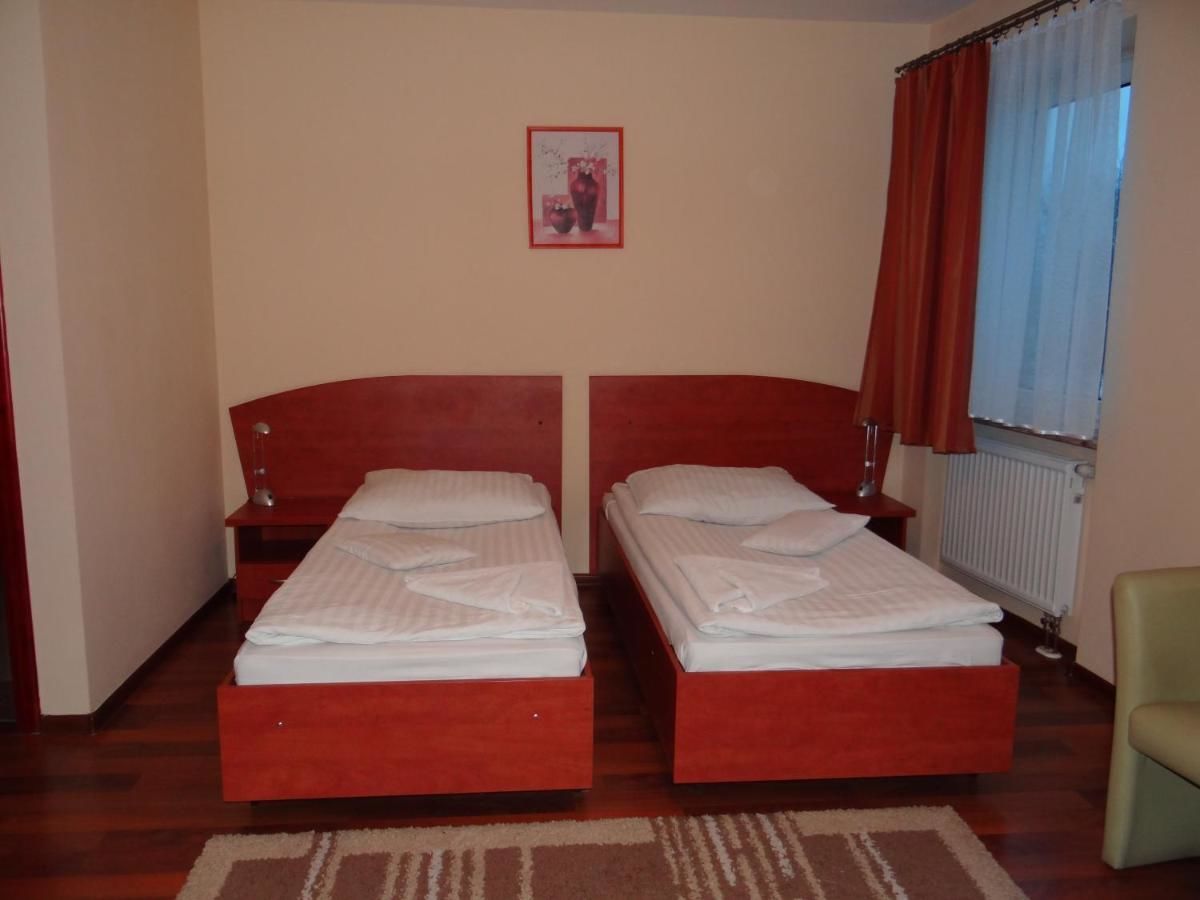 Отель Hotel Restauracja Kinga Катовице